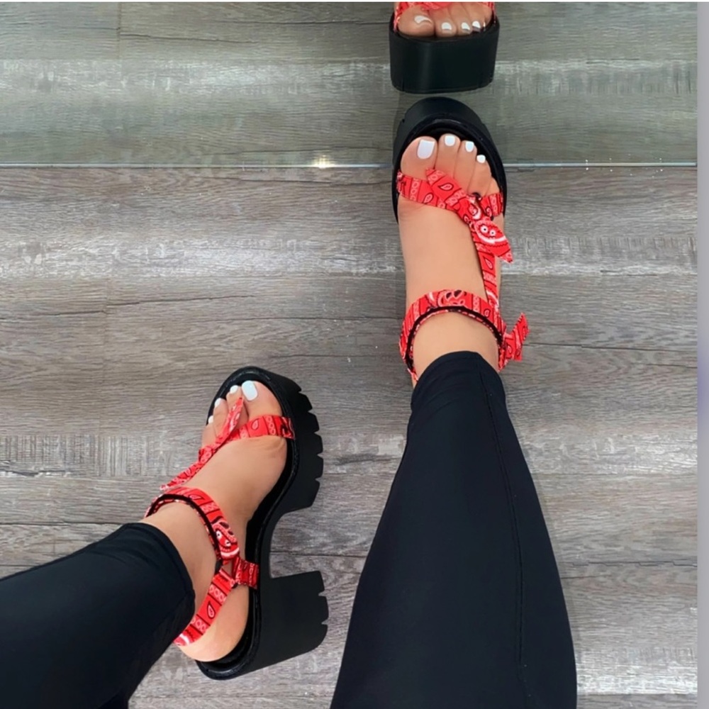 Bandana platform chunky heels